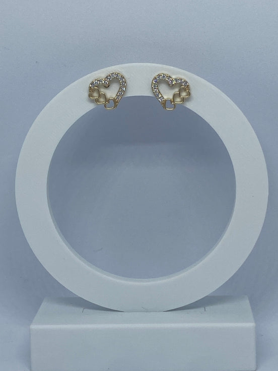 Brinco coração cravejado