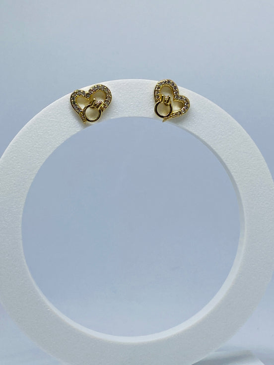 Brinco coração cravejado