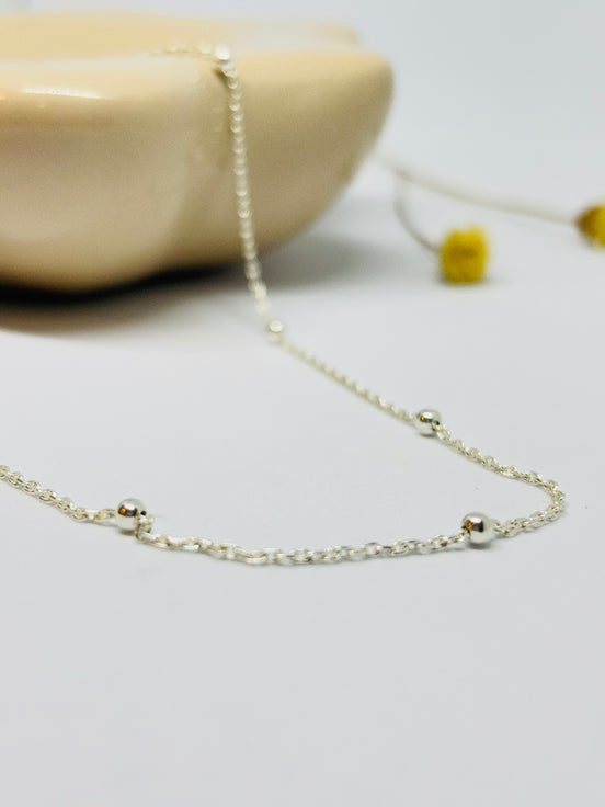 Colar Bolinhas Delicado