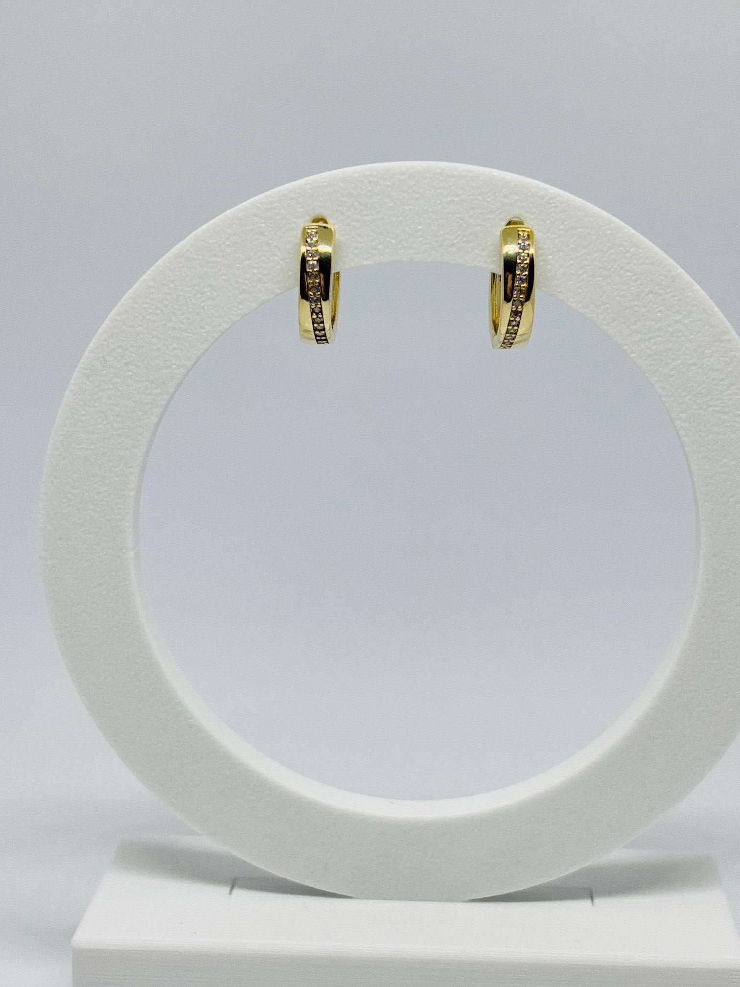 Brinco Argola fita Zirconias