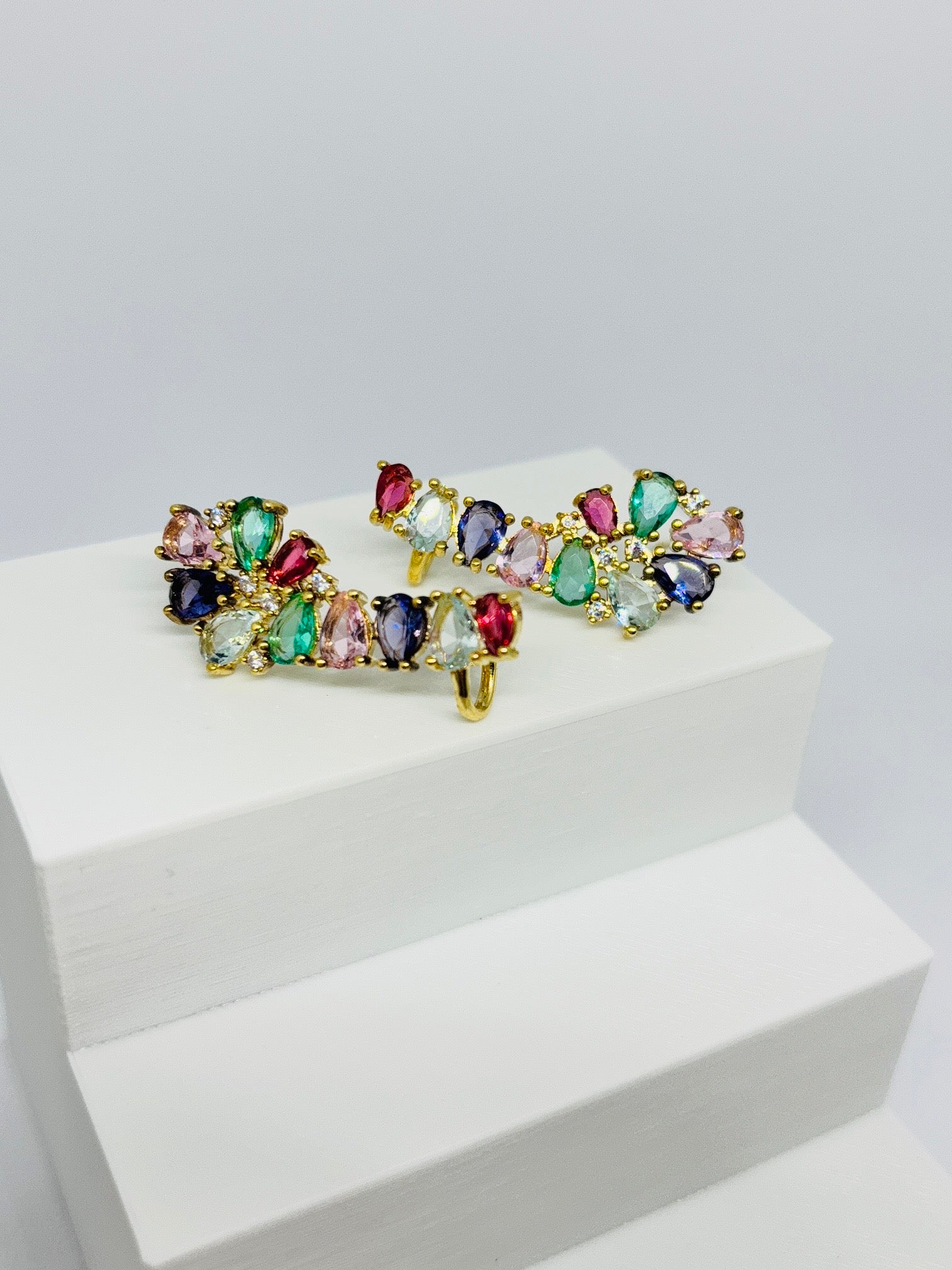 Brinco Ear cuff Arco iris
