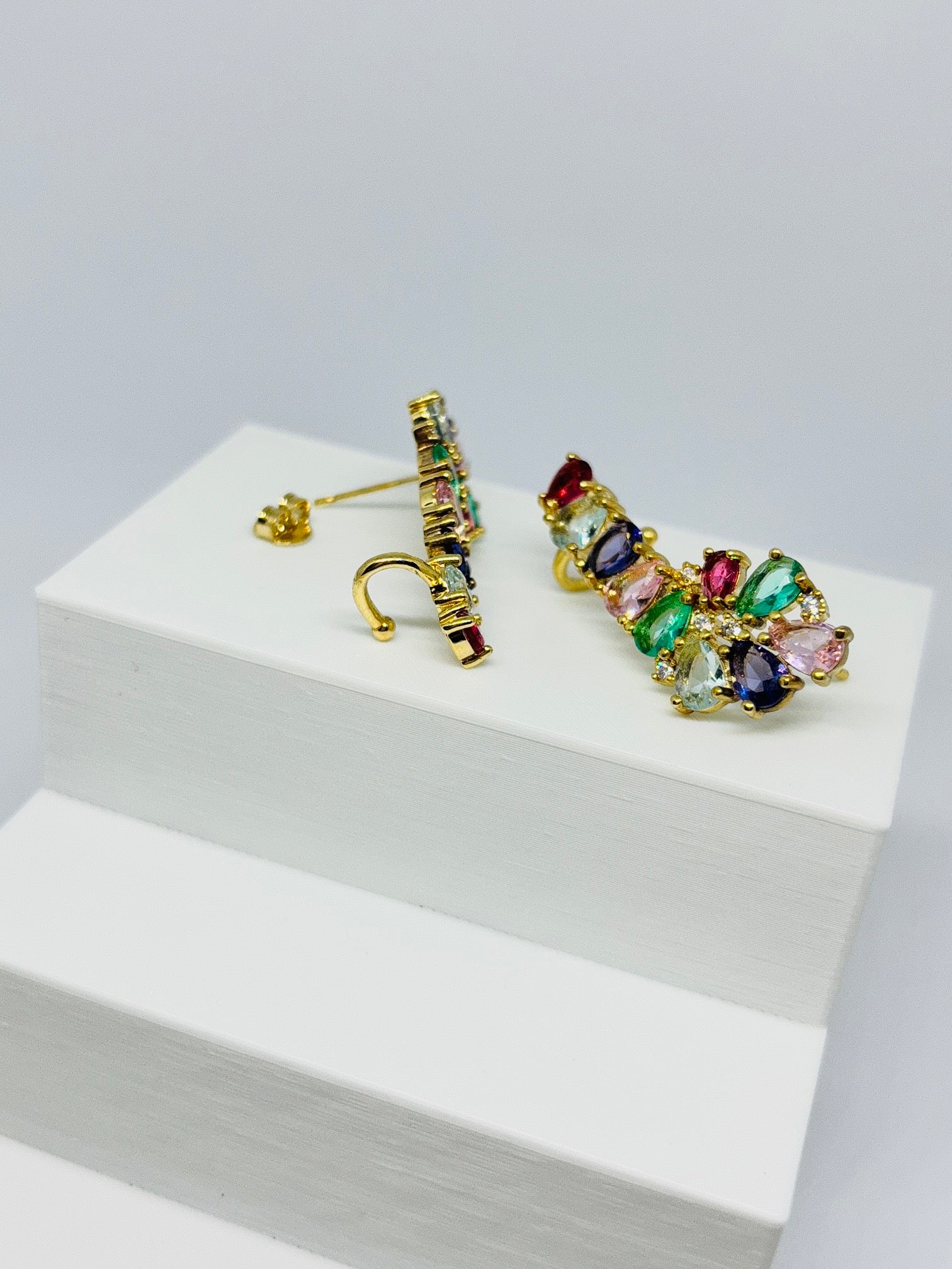 Brinco Ear cuff Arco iris