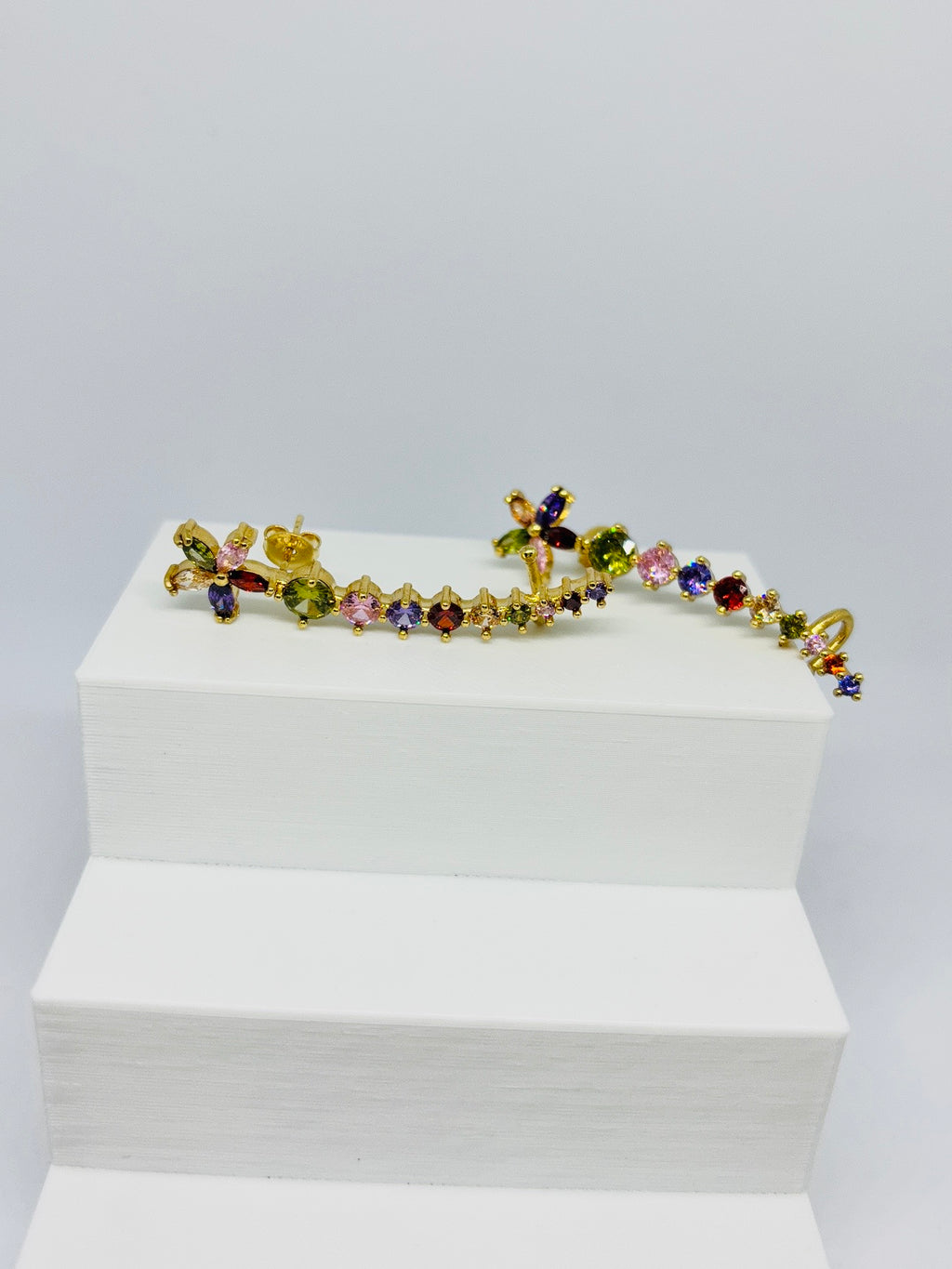 Brinco Ear Cuff Pedras preciosas