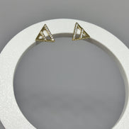 Brinco triangulo cravejado