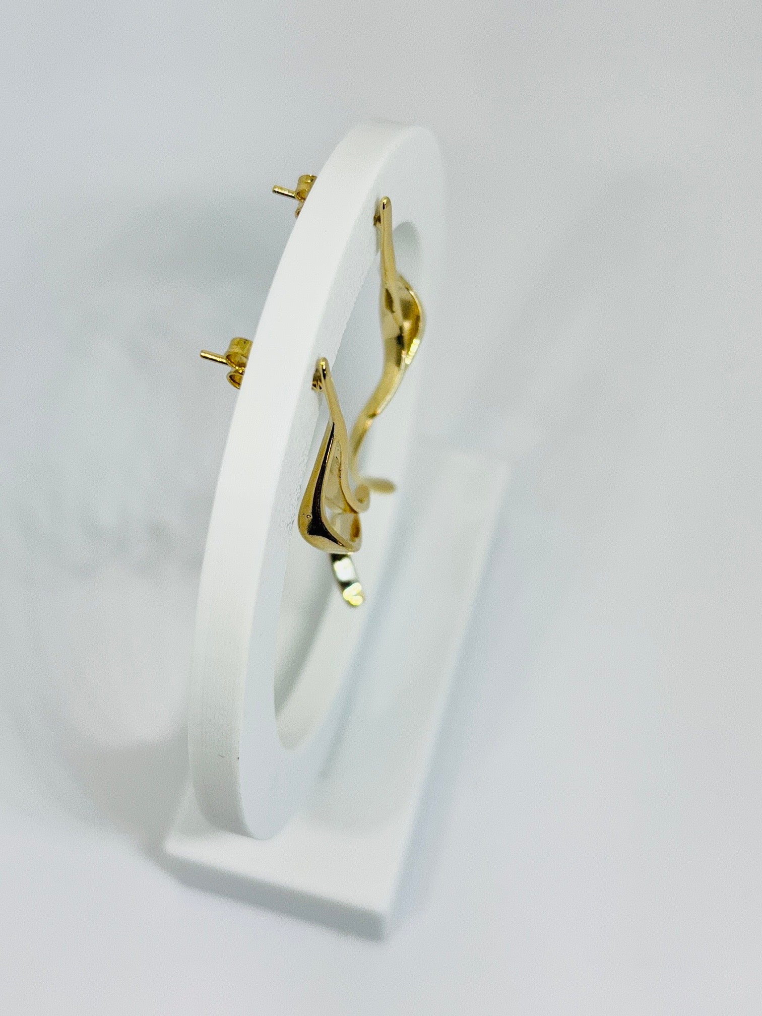 Brinco Linhas Abstratas