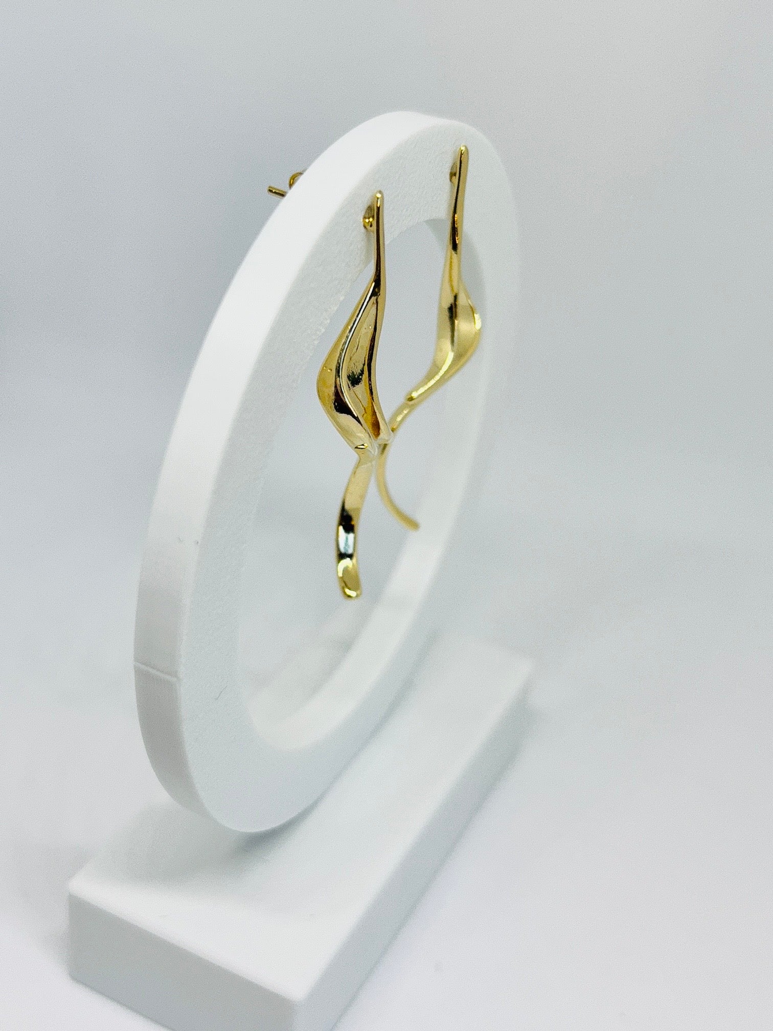Brinco Linhas Abstratas