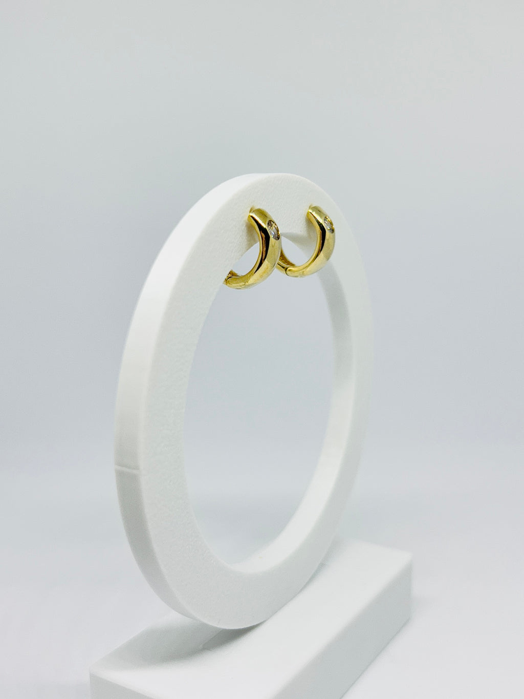 Brinco Argola com pedra