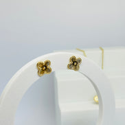 Conjunto trevo dourado minimalista